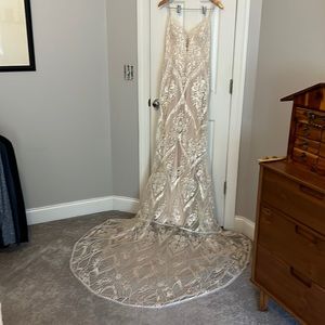 Chic Nostalgia size 8 gown, Lace Ivory, Sand, Light Blush